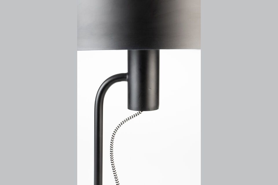 Lightweight at just 2 kg, it\'s easy to move and install wherever you like