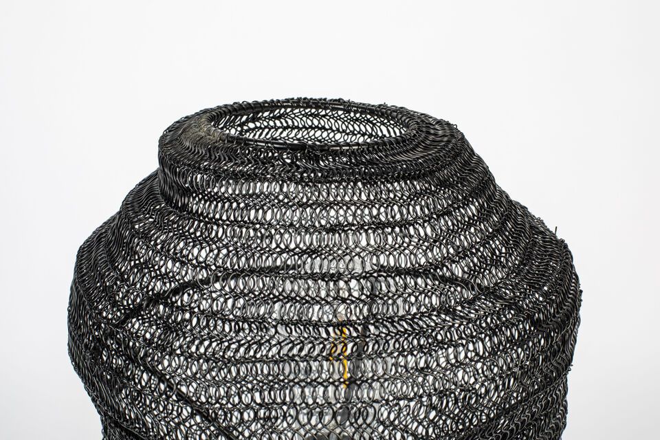 With its harmonious dimensions of 27 cm in length