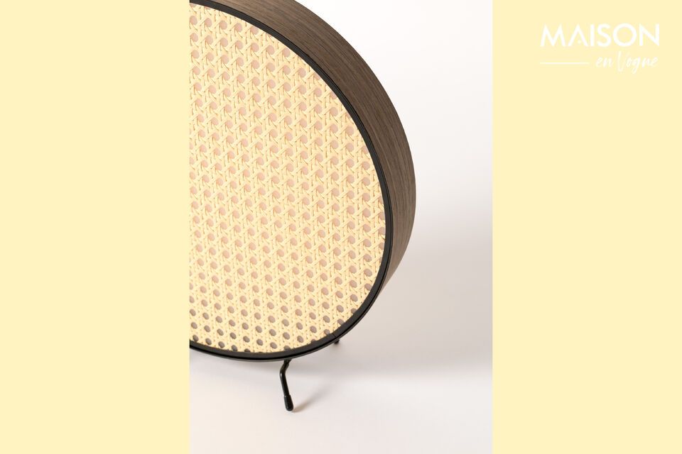 Sien lamp, an elegant and functional touch.