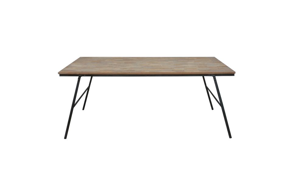 La table Market de Chehoma vous propose de tester le style chic et rustique avec une table en teck