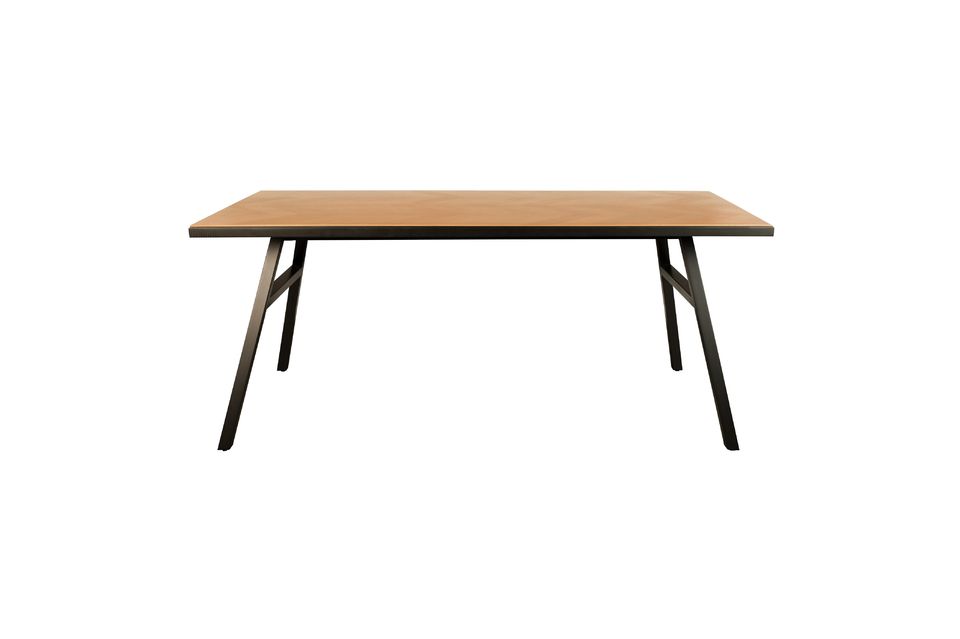 Et tant pis si les intentions des créateurs de la table Seth  chez Zuiver  n\'étaient pas