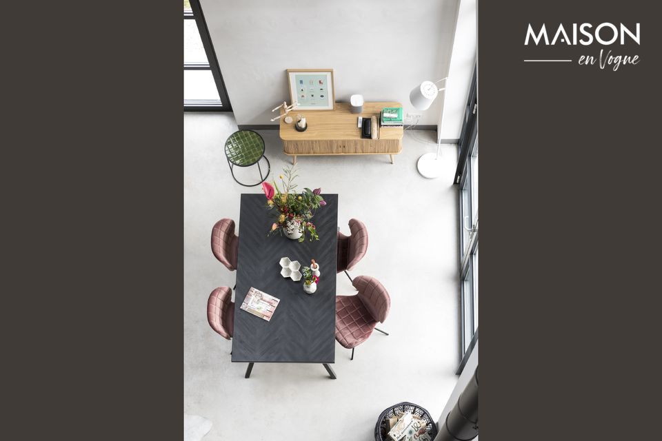 La table Seth 220 x 90 Black proposée par Zuiver est un modèle élégant avec des lignes sobres et