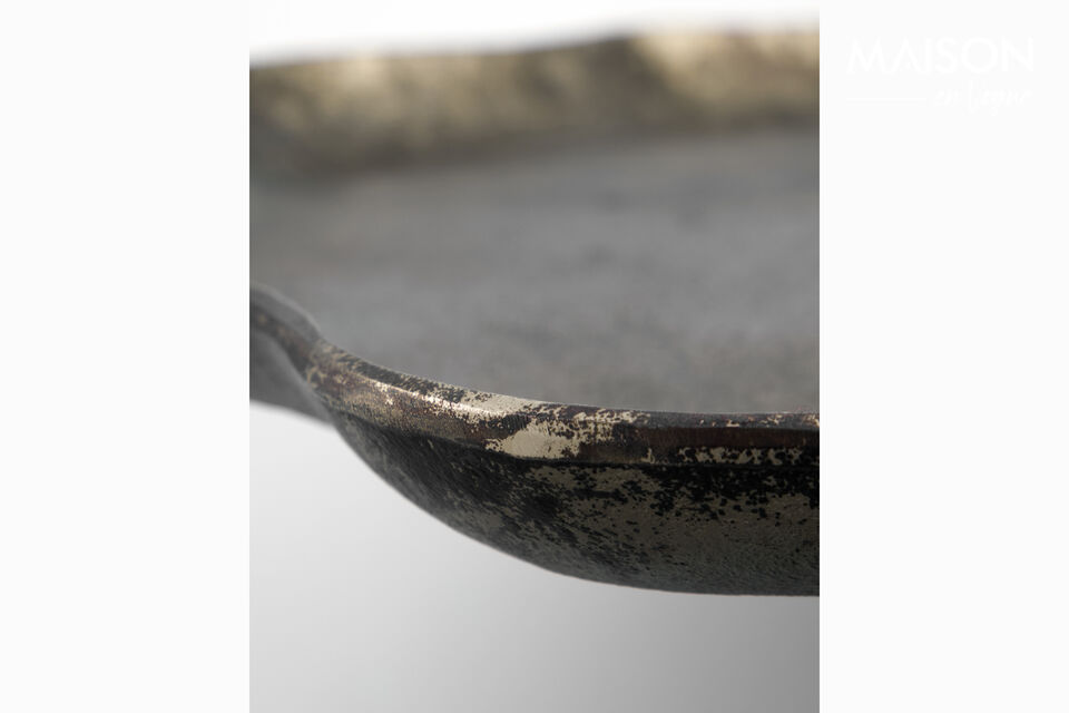 Crafted from aluminium with an antique black finish