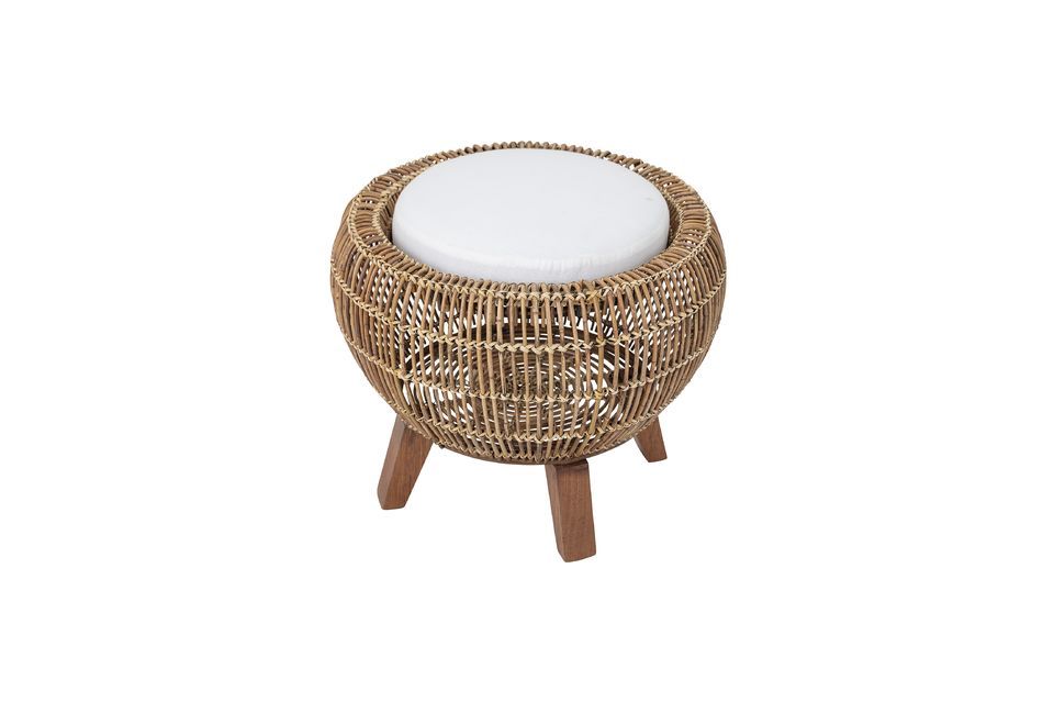 Le tabouret Sue en rotin de la maison Bloomingville ne cesse de surprendre par son allure chic