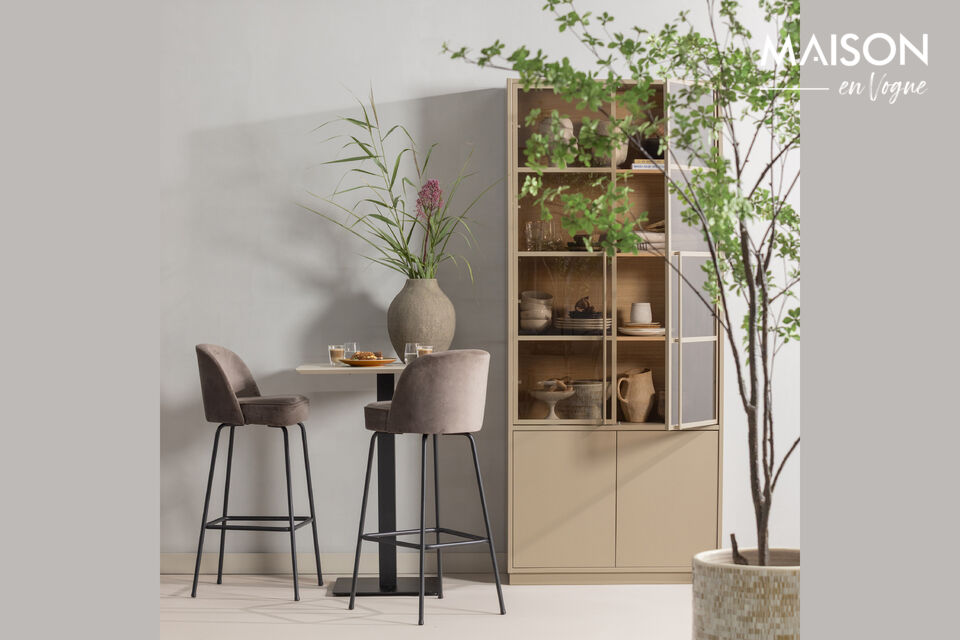Tabouret de bar chic et élégant Pratique : un tabouret de bar avec repose-pieds Rembourrage en