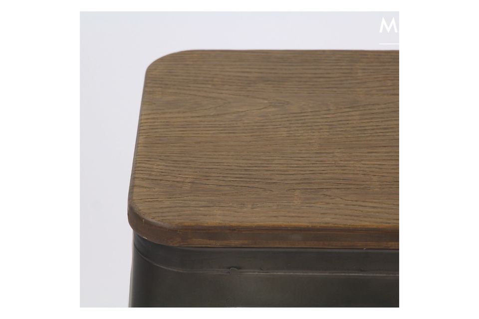 Un élégant tabouret vintage