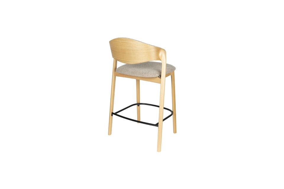 Este diseño recuerda inmediatamente a un mueble de alta calidad que no desentonaría en un