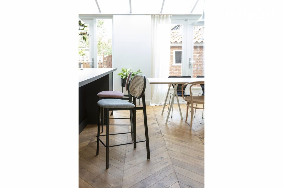 Descubra nuestra elegante silla de mostrador de tela gris Spike