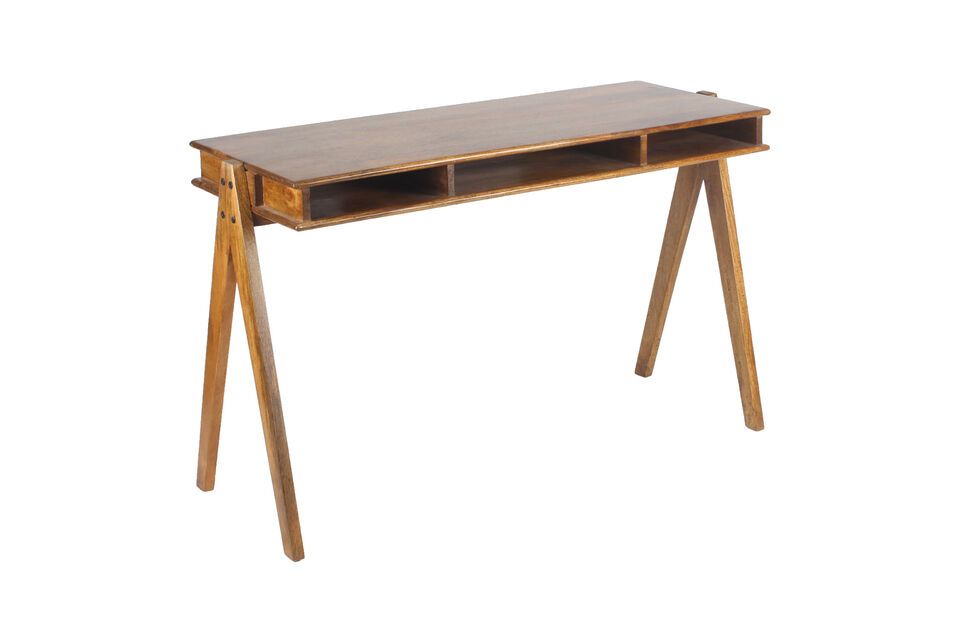 Tania is made up of two solid mango tree trays, placed one on top of the other