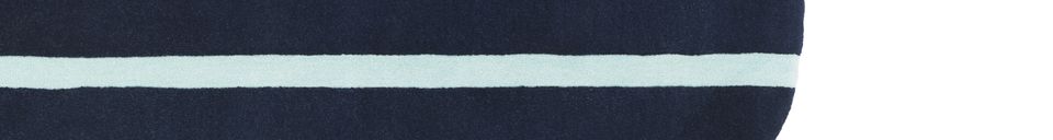 Mise en avant matière Tapis en laine bleu 175x240 Oona