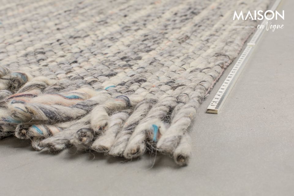 Un tapis alliant design artisanal et allure authentique