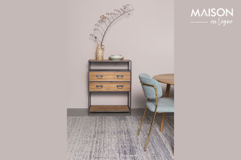 Scoprite questo tappeto in lana blu, dal lusso moderno e dal comfort garantito.