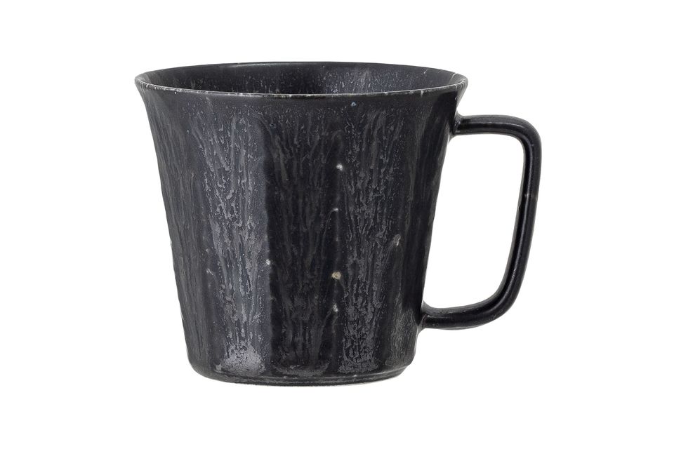 Tasse en porcelaine noire Yoko Bloomingville