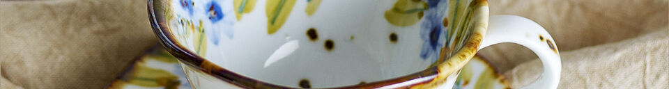 Materialbeschreibung Tasse mit Untertasse (4er-Set) aus buntem Steingut Savina