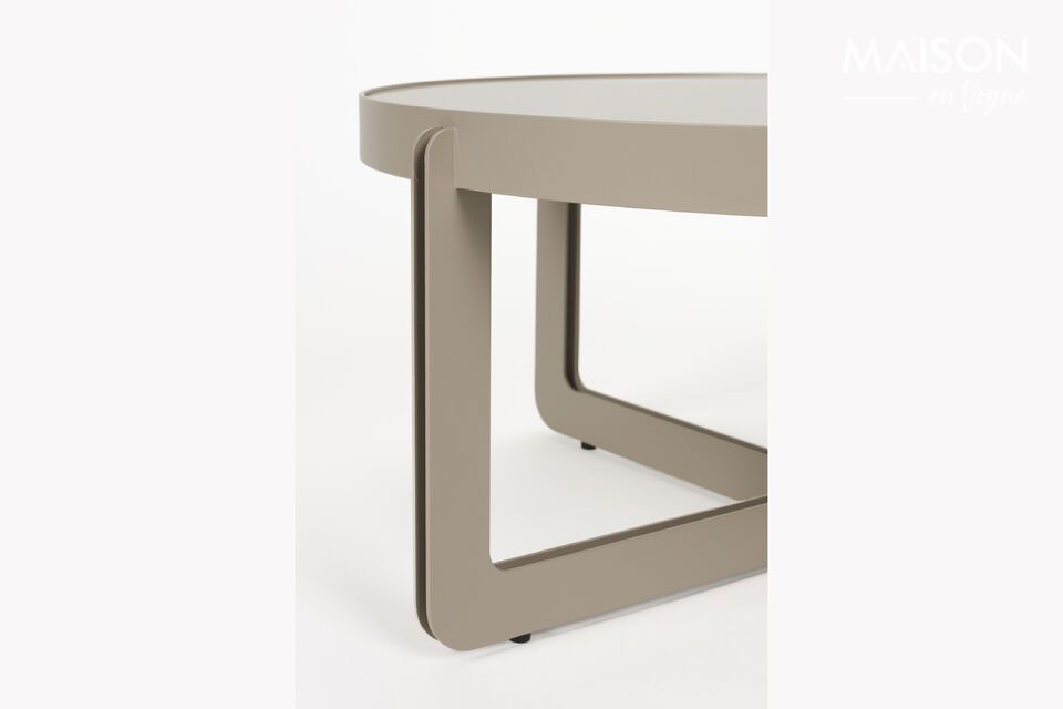 Abbinato a cuscini strutturati o ad accessori in legno grezzo