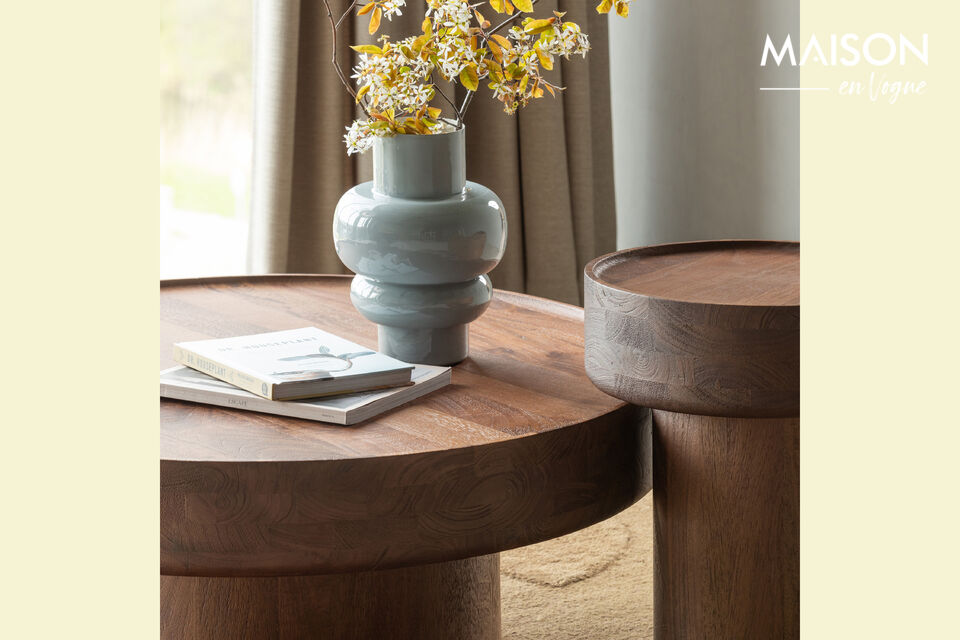 Design robusto Vene e venature del legno visibili Stile versatile  Il tavolino Dara del marchio