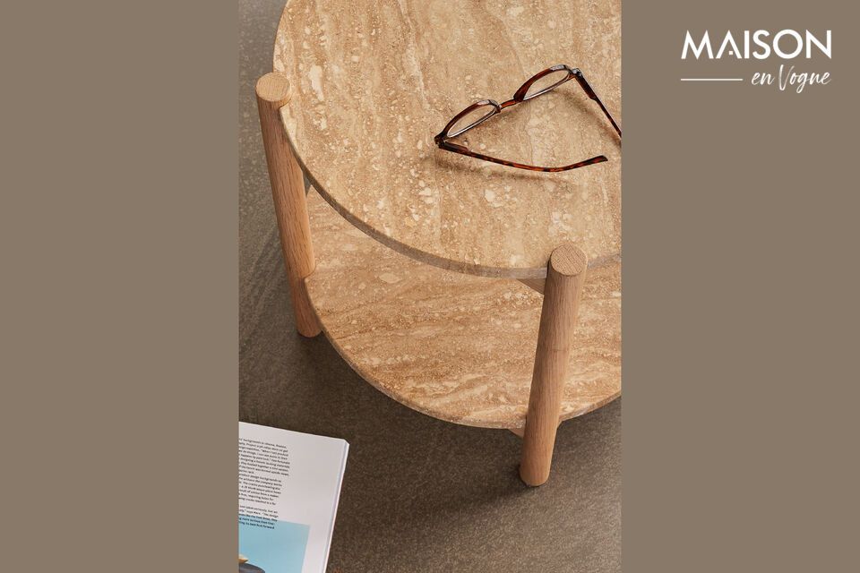 Con una lunghezza e una larghezza di 43 cm e un\'altezza di 44 cm