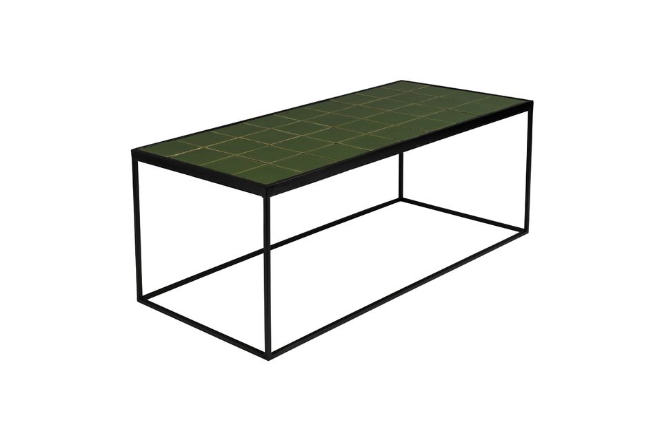 Questo tavolino porta un bel tocco di decorazione nel vostro salotto