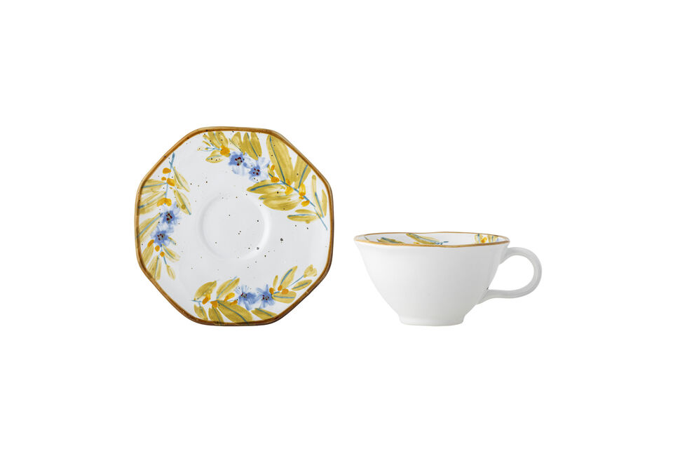 El juego de 4 tazas con plato Savina de Creative Collection está decorado con un motivo floral de
