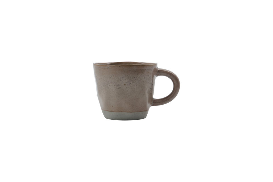 A reactive glaze creates subtle colour shifts and combines with a raw stoneware base for a unique