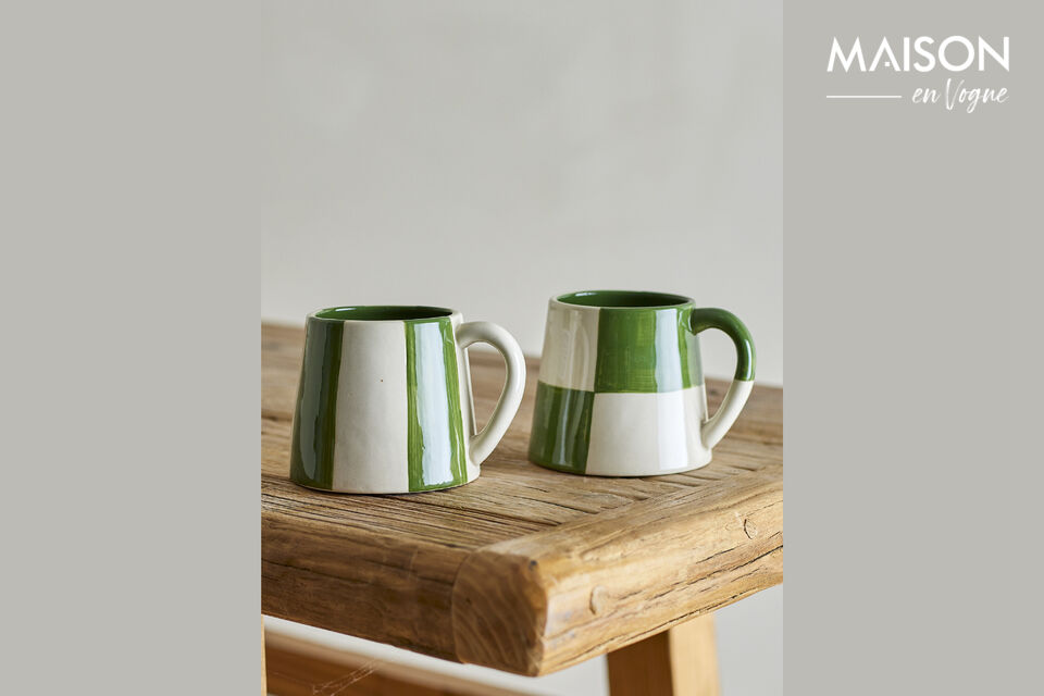 La taza Floki de Bloomingville es un set de 4 piezas con un llamativo diseño bicolor