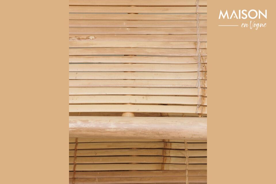 Looking for an elegant and practical solution to store your belongings? The 140 cm long Beige Bamboo