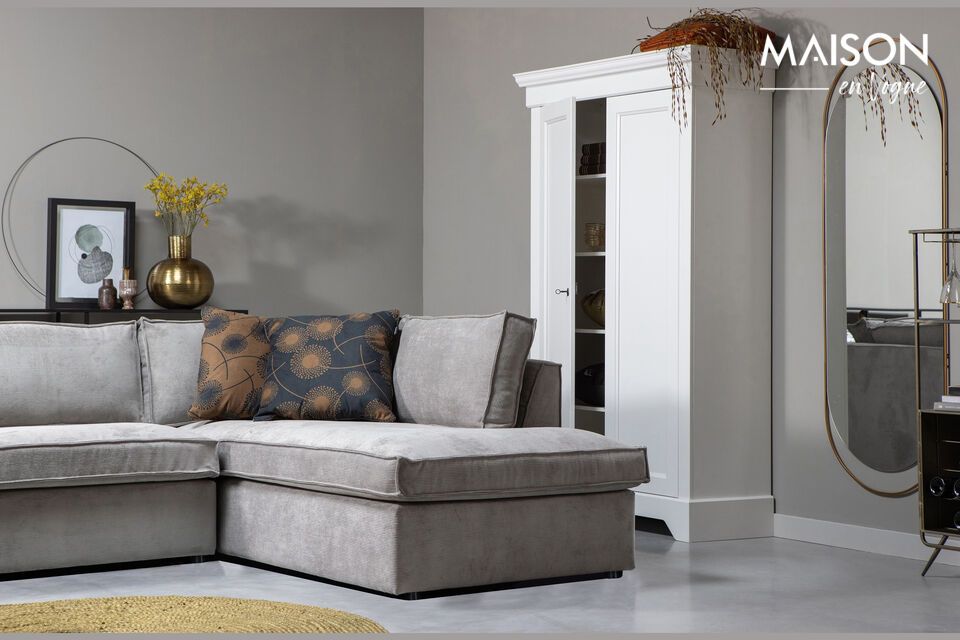 Treat yourself to the ultimate in comfort with our generous and comfortable Thomas corner sofa