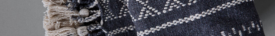 Material Details Throw 130x180 cm Cotton and Linen Ombre Blue Ellis