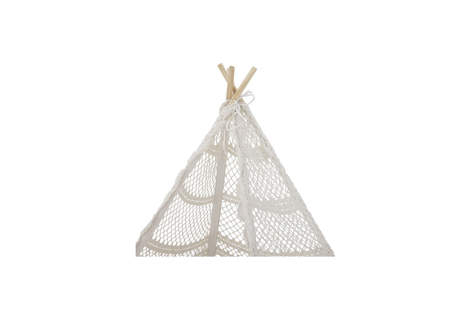 Fabricado en algodón reciclado en un bonito tono claro, se adapta a cualquier interior