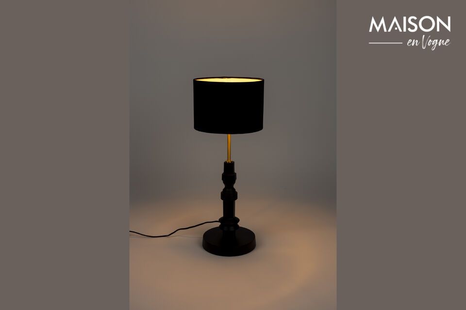 Mit einem Gewicht von nur 2 kg kann diese leicht zu bewegende Lampe allein oder in Kombination mit