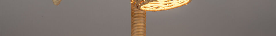 Materialbeschreibung Tischleuchte aus braunem Rattan Palmtree
