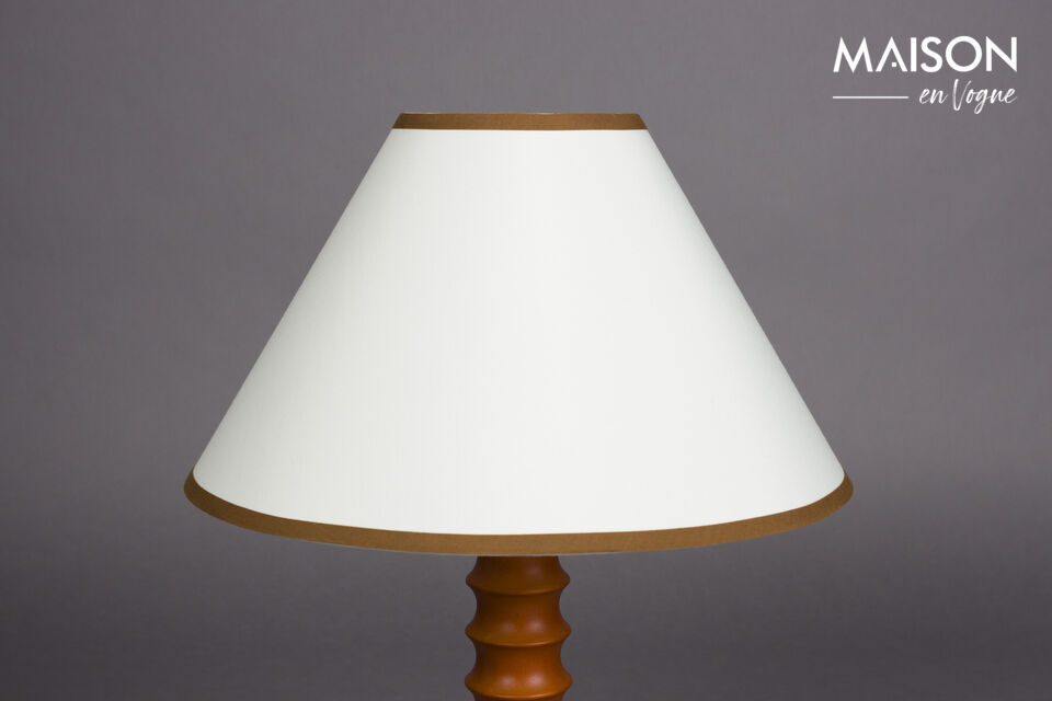 Die Horace Tischlampe ist eine Hommage an klassisches Design mit einem modernen Akzent