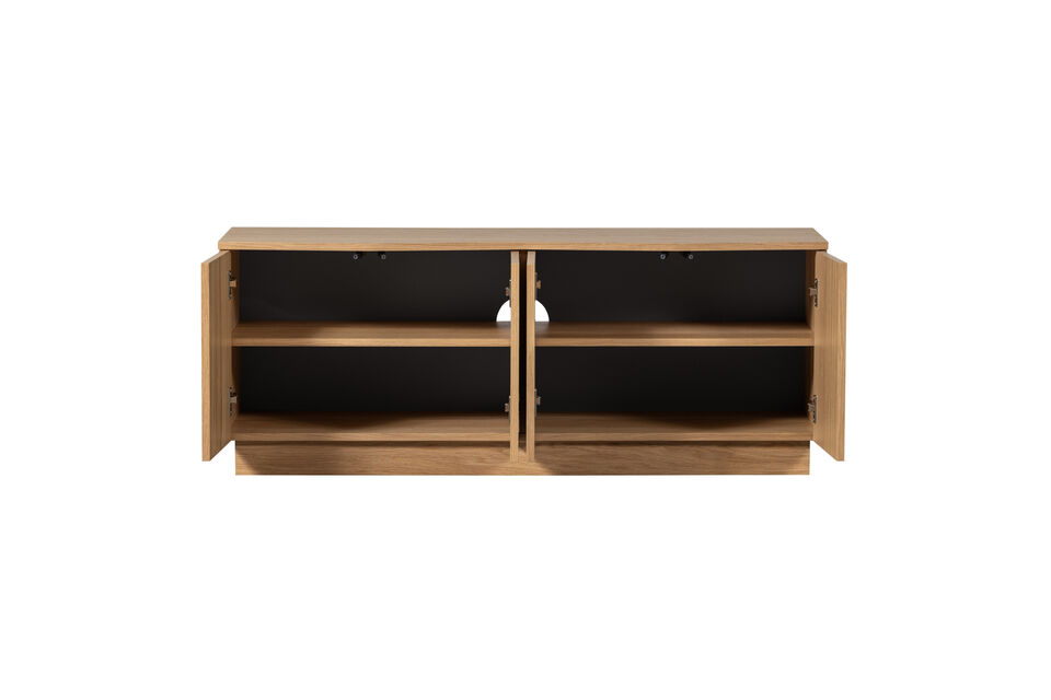Mit seinen klaren Linien und seinem zeitlosen Design verleiht der TV-Schrank Zuma Ihrer Einrichtung