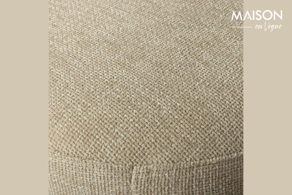 The soft fabric is made of 100% polyester, which makes maintenance very easy