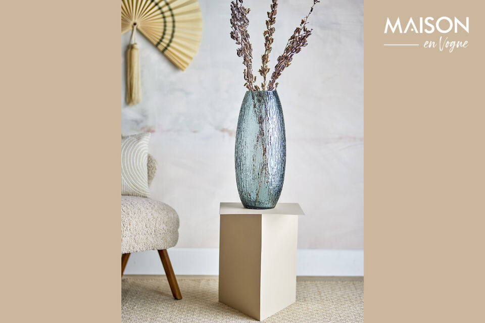 The Brock Vase by Bloomingville is made of glass with a mouthblown finish
