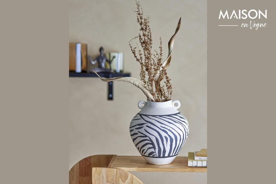 Le Vase Togo de Bloomingville est en grès