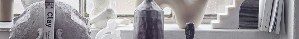 Mise en avant matière Vase décoratif gris en terre cuite Nori