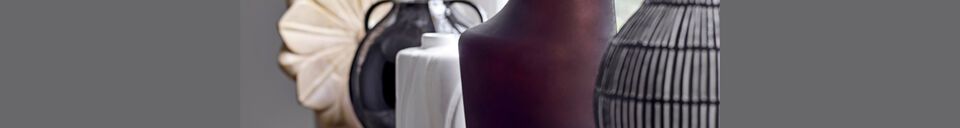 Mise en avant matière Vase  décoratif noir en grès Elveda
