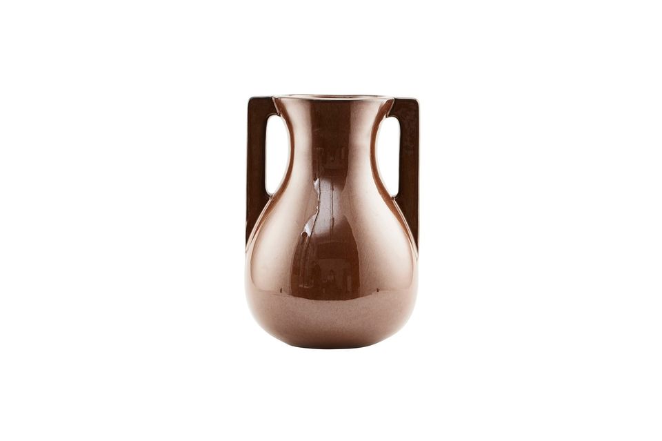 Ce vase en céramique au coloris marron très affirmé ose l\'association de la rondeur de son corps