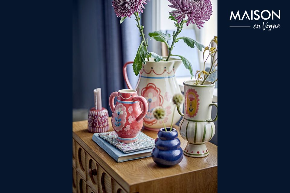 Un vase unique pour une décoration vibrante.