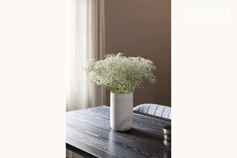 Même vide, ce vase en marbre est un magnifique accessoire de décoration