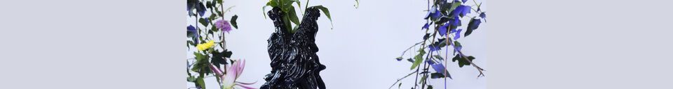 Mise en avant matière Vase en résine noir Dragonized