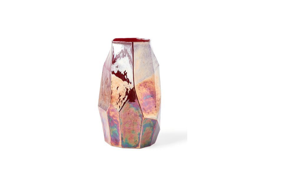 L\'aspect irisé de l\'émail de ce vase lui donne un charme certain et une élégance naturelle