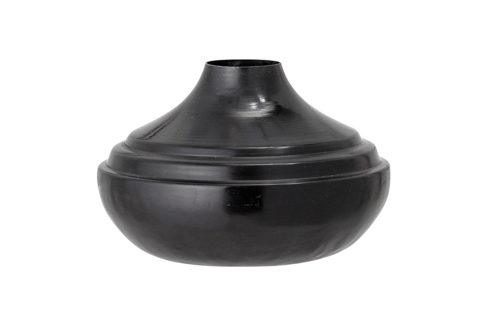 Vase noir en métal Mari Bloomingville