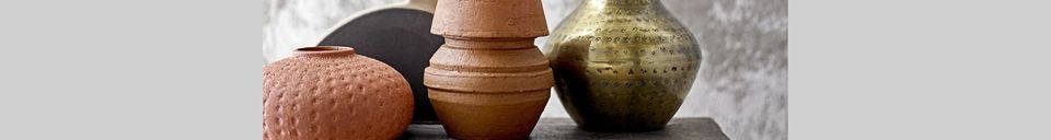 Mise en avant matière Vases noir en terre cuite Nezha