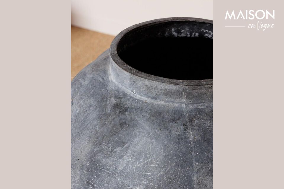 Vaso elegante e resistente per un esterno moderno