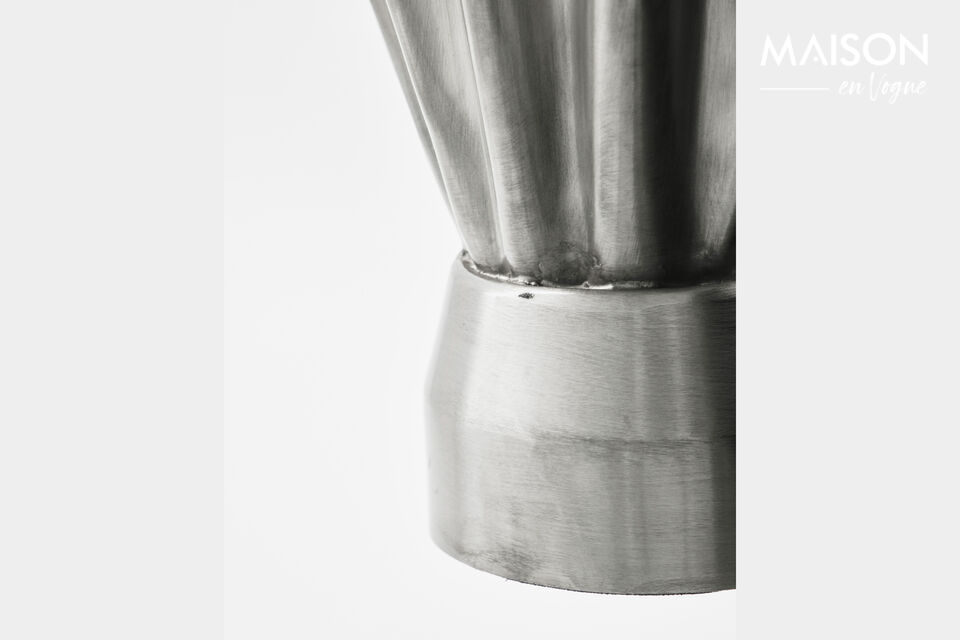 A statement piece that turns any console, dining table or shelf into an artful display