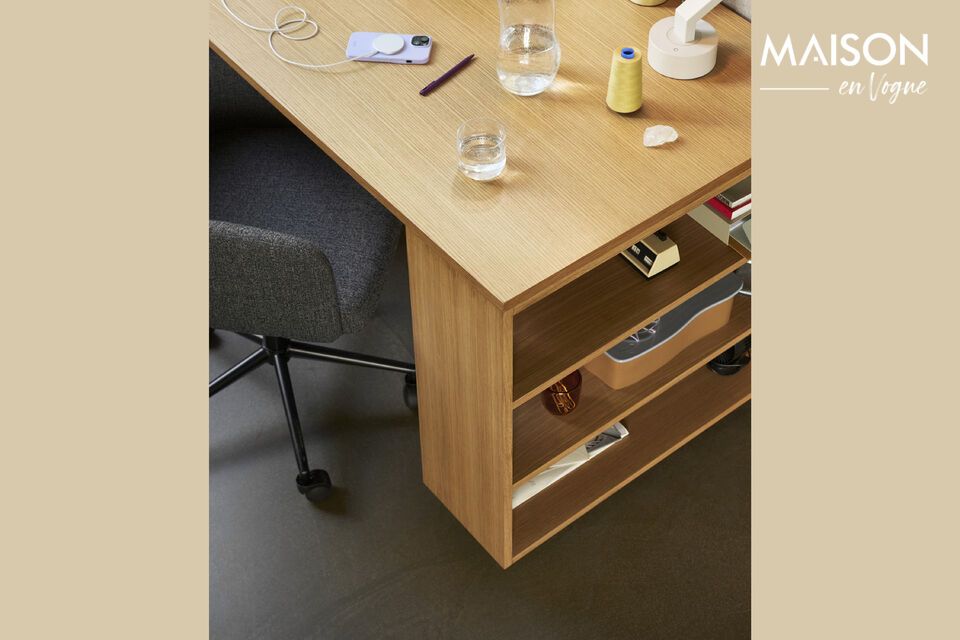 Pensé pour s\'intégrer harmonieusement dans une cuisine au design contemporain ou une table de