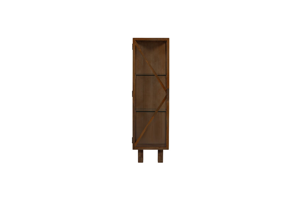Het warme hout in combinatie met glas zorgt voor een moderne, natuurlijke uitstraling