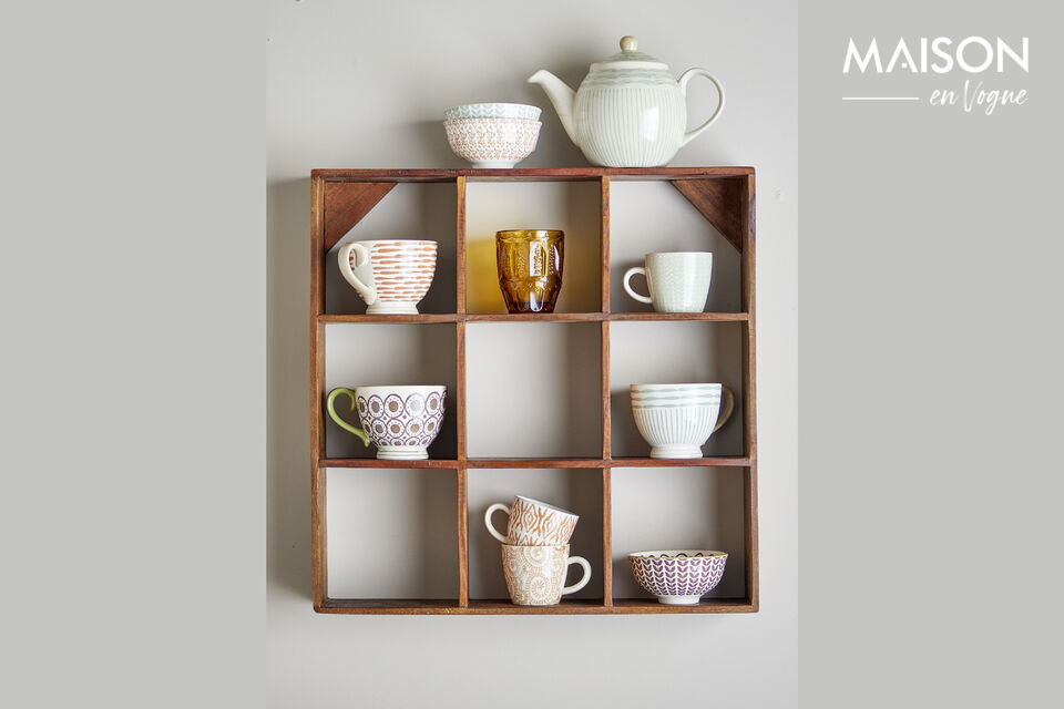 Das Tilo Regal von Creative Collection ist ein quadratisches Wandregal aus recyceltem Holz mit